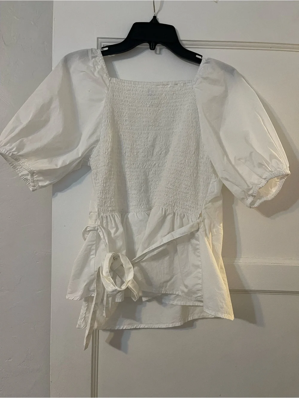Old navy smocked back puff sleeve wrap blouse